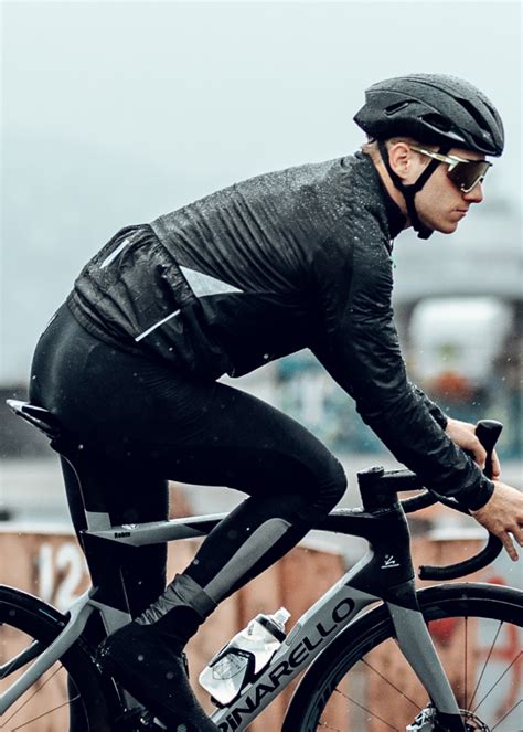 Q36.5 • An extreme vision of the future of cycling clothing.